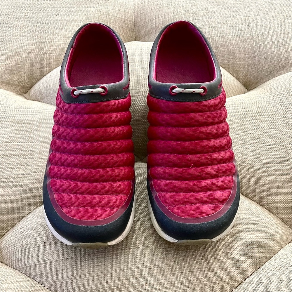Merrell Women's Magenta and Black Performance Footwear Slip-On Sneakers